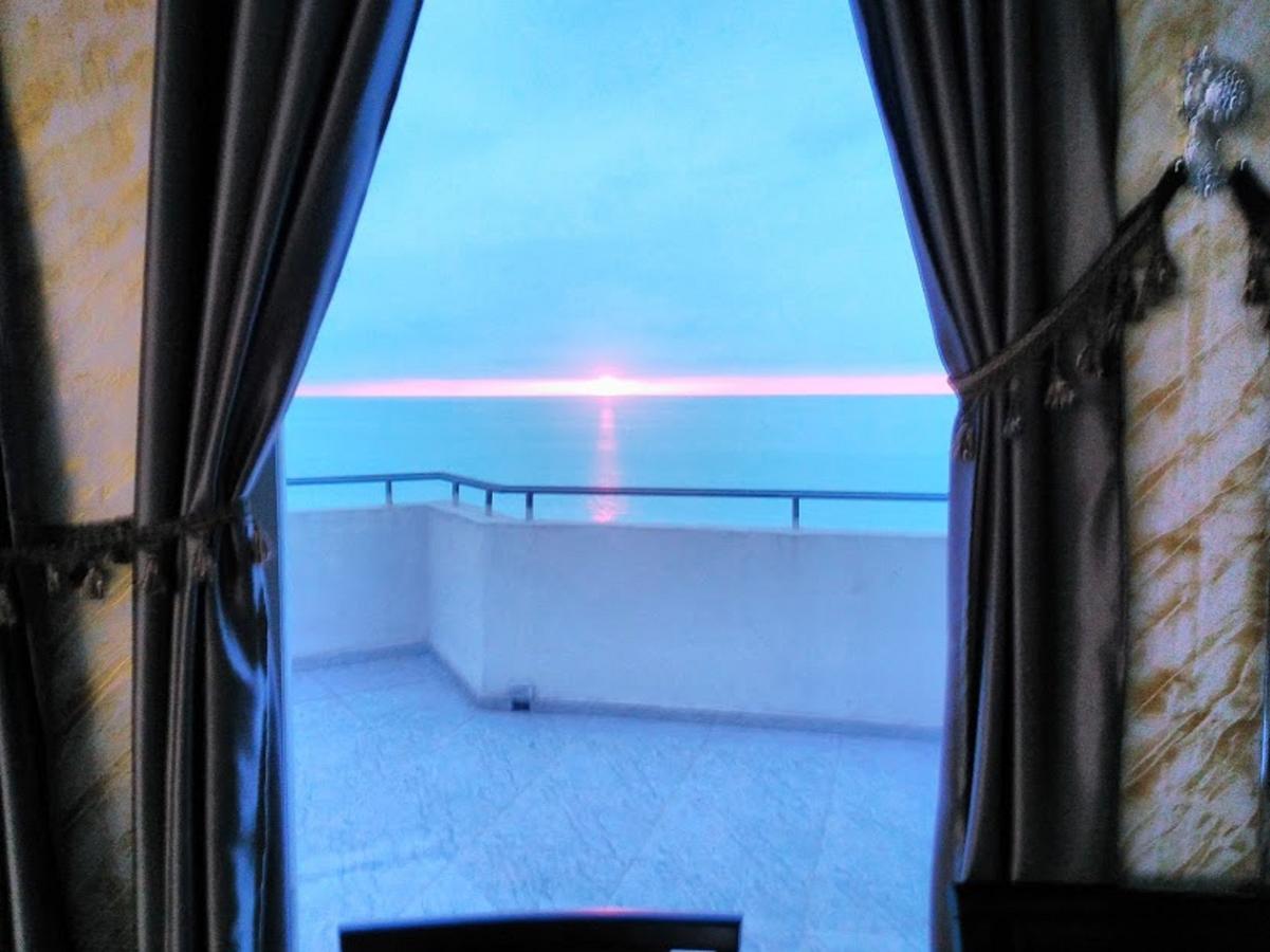 Penthouse Hotel Batumi Exterior photo